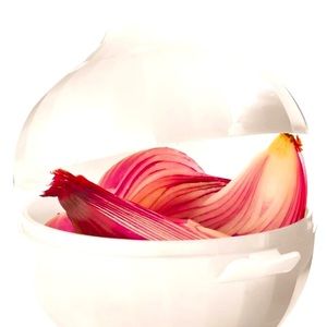 TUPPERWARE ONION KEEPER